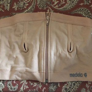 Medela Hands Free Pumping Bra Size M NEW